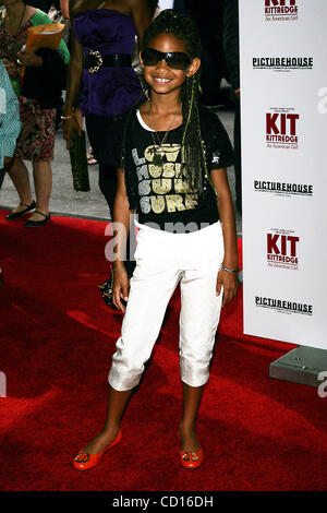 Giugno 20, 2008 - New York New York, Stati Uniti - Willow Smith arriva per la premiere del ''kit Kittredge: una ragazza americana'' al Teatro Ziegfeld a New York il 19 giugno 2008... / K58646TGA(Immagine di credito: Â© Terry Gatanis/Globe foto/ZUMAPRESS.com) Foto Stock