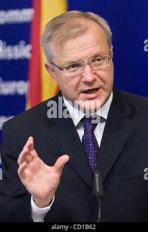 Il processo di allargamento dell'Unione europea Il Commissario Olli Rehn e la ex Repubblica iugoslava di Macedonia (FYROM) Presidente Branko Crvenkovski (non in foto) assistere ad una conferenza stampa congiunta dopo il loro incontro bilaterale a livello di UE con sede a Bruxelles, Belgio, 02 ottobre 2008 [© di Wiktor Dabkowski] .... Foto Stock