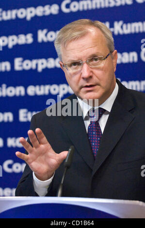 Il processo di allargamento dell'Unione europea Il Commissario Olli Rehn e la ex Repubblica iugoslava di Macedonia (FYROM) Presidente Branko Crvenkovski (non in foto) assistere ad una conferenza stampa congiunta dopo il loro incontro bilaterale a livello di UE con sede a Bruxelles, Belgio, 02 ottobre 2008 [© di Wiktor Dabkowski] .... Foto Stock