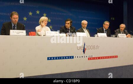 15 ott 2008 - Bruxelles, Belgio - Segretario Generale del Centro europeo delle imprese Rainer Plassman presidente della Confederazione Europea dei Sindacati, Svedese Wanja Lundby-Wedin, il Primo ministro francese Francois Fillon, Vladimir Spidla, Commissario responsabile di Occupazione e affari sociali Foto Stock