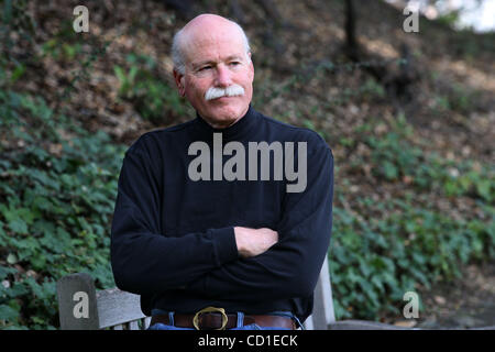 Mar 12, 2008 - Stanford , California, USA - TOBIAS WOLFF ultimo libro è "Nuovo e Storie selezionate.' Wolff è un professore nella Scuola di Scienze Umanistiche e delle Scienze presso la Stanford University e ha insegnato inglese a partire dal 1997. (Credito Immagine: © Norbert von der Groeben/Norbeert von der Groeben/ZUMA premere Foto Stock