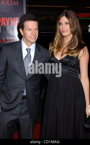 Ottobre 13, 2008 - Hollywood, California, Stati Uniti - Ho13833PR.La premiere del ''MAX PAYNE " GRAUMANS Chinese Theatre di Los Angeles CA 10-13-2008. - - MARK WAHLBERG(Immagine di credito: Â© Phil Roach/Globe foto/ZUMAPRESS.com) Foto Stock