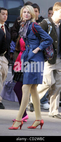 Mar 24, 2008 - New York, NY, STATI UNITI D'AMERICA - attrice Taylor Momsen sul set di un film della serie TV " Gossip Girl' trattenuto sul lato est superiore. (Credito immagine: Foto Stock