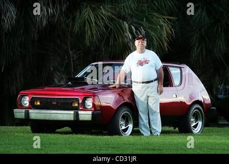 Apr 02, 2008 - al Greenacres con, Florida, Stati Uniti d'America - Terry crescere con il suo 1974 Gremlin X vicino alla sua casa al Greenacres con mercoledì sera. (Credito Immagine: Â© Amanda Voisard/Palm Beach post/ZUMA Premere) Restrizioni: * USA Tabloid diritti * Foto Stock