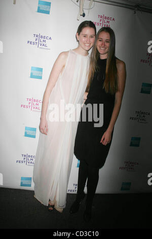 Apr. 25, 2008 - New York New York, Stati Uniti - K58086RM.PREMIERE ''DALL'' PROIEZIONE A AMC 19ST PARTE DEL 7TH Annuale TRIBECA FILM FESTIVAL , New York New York data 04-25-2008. - AMANDA E MICHELLE BABIN(Immagine di credito: Â© Rick Mackler/Globe foto/ZUMAPRESS.com) Foto Stock