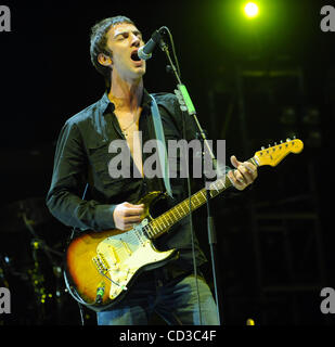 Apr 25, 2008 - Indio, California, Stati Uniti d'America - musicista Richard Ashcroft della banda la Verve suona dal vivo come parte del 2008 Coachella Valley Music e Arts Festival che si svolge all'Impero Polo campo situato in Indio. I tre giorni del festival si richiamano migliaia di appassionati di vedere i musicisti Foto Stock