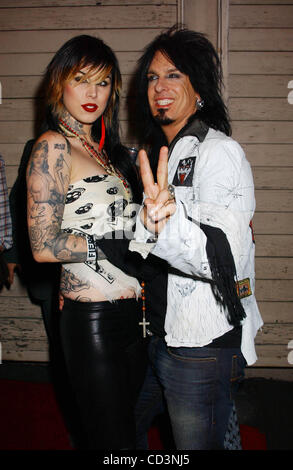 21 maggio 2008 - Hollywood, California, Stati Uniti - Ho13370PR.MAXIM'S 2008 HOT 100 PARTY - Gli arrivi al Paramount Studios di Los Angeles , California , 05-21-2008. - - KAT VON D (L) e Nikki Sixx(Immagine di credito: Â© Phil Roach/Globe foto/ZUMAPRESS.com) Foto Stock