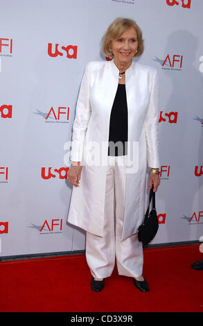 Giugno 12, 2008 - Hollywood, California, Stati Uniti - Ho13785PR.il 36esimo vita Lifetime Achievement Award presentato a Warren Beatty. Il Kodak Theatre Hollywood CA 06-12-2008. - - EVA MARIE SAINT(Immagine di credito: Â© Phil Roach/Globe foto/ZUMAPRESS.com) Foto Stock