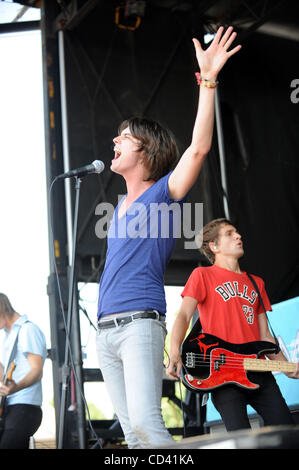 Jul 14, 2008 - Charlotte, North Carolina, Stati Uniti d'America - Musicisti l'Accademia si esibisce dal vivo come parte del 2008 Vans warped tour che ha avuto luogo presso l'Anfiteatro Verizon Wireless si trova a Charlotte. Copyright 2008 Jason Moore. Credito: Jason Moore Foto Stock