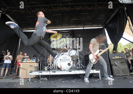 Jul 14, 2008 - Charlotte, North Carolina, Stati Uniti d'America - Musicisti BRONX esibirsi dal vivo come parte del 2008 Vans warped tour che ha avuto luogo presso l'Anfiteatro Verizon Wireless si trova a Charlotte. Copyright 2008 Jason Moore. Credito: Jason Moore Foto Stock