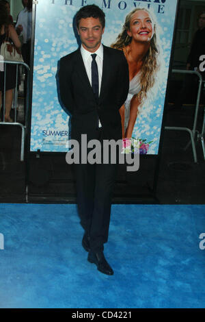 Luglio 16, 2008 - New York New York, Stati Uniti - K59038ML.PREMIERE DI ''Mamma MIA'' al Teatro Ziegfeld NEW YORK New York 07-16-2008. - DOMINIC COOPER(Immagine di credito: Â© Mitchell Levy/Globe foto/ZUMAPRESS.com) Foto Stock