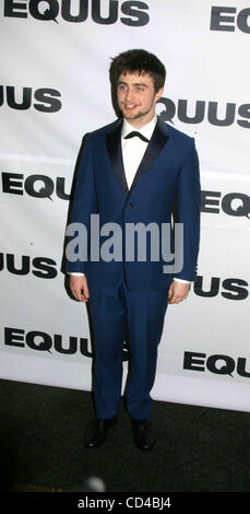 Sett. 25, 2008 - New York New York, Stati Uniti - DANIEL RADCLIFFE E COLLEGHI CASTMEMBERS celebrare l'apertura di Broadway di ''Equus''.Moli Chelsea 09-25-2008. 2008.Daniel Radcliffe .K59695RM(Immagine di credito: Â© Rick Mackler/Globe foto/ZUMAPRESS.com) Foto Stock