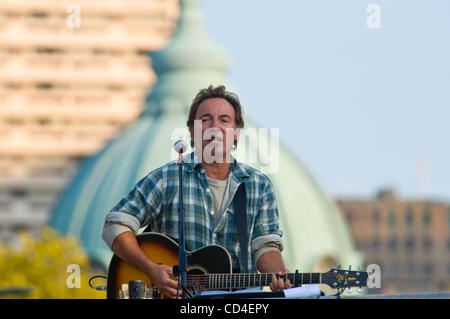 Ott. 04, 2008-Philadelphia, Pa, STATI UNITI D'AMERICA-BRUCE SPRINGSTEEN alla roccia per cambiare concerto per Obama terrà in Philadelphia PA (credito Immagine: (c) Ricky Fitchett/ZUMA Premere) Photog: Ricky Fitchett Fonte: Ricky Fitchett Titolo: fotografo contratto di credito: ZUMA Premere Città: Stato di Philadelphia PA: Paese: USA CA Foto Stock