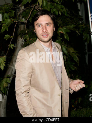 Oct 18, 2008 - Pacific Palisades, California, Stati Uniti d'America - Attore Zach Braff che arrivano all'Oceana annuale del Premio Partner gala tenutosi presso una casa privata. (Credito Immagine: © Lisa O'Connor/ZUMA Press) Foto Stock