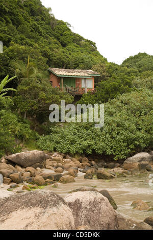 Apr 24, 2008 - Papagaio Island, Santa Catarina, Brasile - Ilha do Papagaio, "Parrot Island' Eco Resort in Santa Catarina, Brasile. (Credito Immagine: © Kayte Deioma/ZUMA Press) Foto Stock