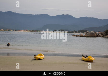 Apr 24, 2008 - Papagaio Island, Santa Catarina, Brasile - Ilha do Papagaio, "Parrot Island' Eco Resort in Santa Catarina, Brasile. (Credito Immagine: © Kayte Deioma/ZUMA Press) Foto Stock