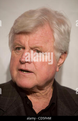 20 maggio 2008 - Boston, Massachusets, STATI UNITI D'AMERICA - prove condotte dopo il senatore Edward Kennedy ha subito un sequestro hanno dimostrato che ha un tumore maligno del cervello nella sinistra il lobo parietale. Nella foto: il senatore Edward Kennedy a un rally di Obama presso l Università di Texas-Pan-americana in Edinburg, Texas su Feb 20, 2008. ( Foto Stock