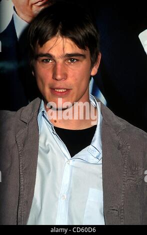 Giugno 10, 2003 - Hollywood, California, Stati Uniti - Mi7724PR.HOLLYWOOD HOMICIDE PREMIERE PRESSO IL VILLAGGIO Theatre, CA.06/10/2003. / / 2003.Josh Hartnett(Immagine di credito: Â© Phil Roach/Globe foto/ZUMAPRESS.com) Foto Stock