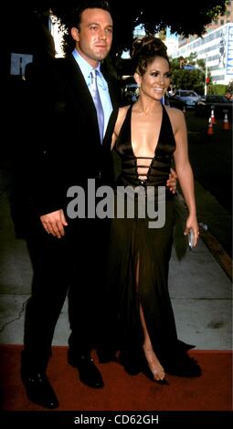 Luglio 27, 2003 - Hollywood, California, Stati Uniti - Mi7847PR.GIGLI PREMIERE presso il Teatro Nazionale, CA.07/27/2003. / / 2003.jennifer lopez E BEN AFFLECK(Immagine di credito: Â© Phil Roach/Globe foto/ZUMAPRESS.com) Foto Stock