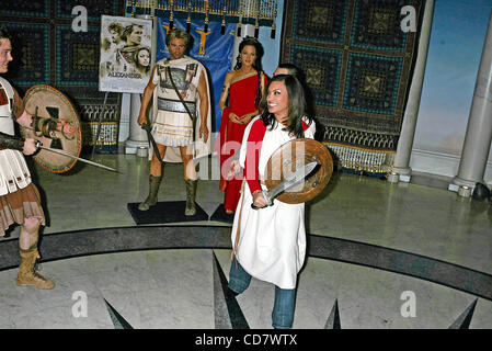 Nov. 24, 2004 - New York New York, Stati Uniti - K40549RM.DCOLIN FARRELL LANCIA IL NUOVISSIMO ALEXANDER interattiva esperienza al Museo delle cere di Madame Tussaud NEW YORK New York 11-23-2004. / 2004.(Immagine di credito: Â© Rick Mackler/Globe foto/ZUMAPRESS.com) Foto Stock