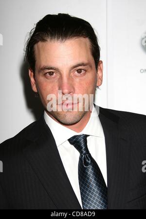 11 ott 2008 - Los Angeles, California, Stati Uniti d'America - Attore SKEET ULRICH presso la pista per la vita a vantaggio aiutando St Jude per bambini Ospedale di ricerca, presentato da 'Tinker Bell' su DVD e Blu-ray, svoltasi presso il Beverly Hilton Hotel di Beverly Hills. (Credito Immagine: Â© Paul Fenton/ZUMA Press) Foto Stock