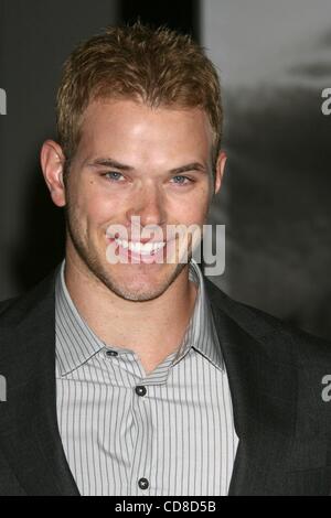 Oct 21, 2008 - Los Angeles, California, Stati Uniti d'America - Attore Kellan Lutz a Vanity Fair ritratti Mostra 1913-2008 gala tenutosi a LACMA a est di Los Angeles. (Credito Immagine: Â© Paul Fenton/ZUMA Press) Foto Stock