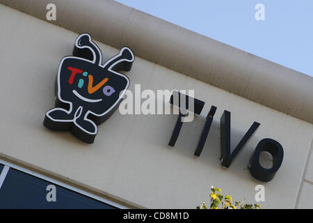 Novembre 23, 2008 - Alviso, California, Stati Uniti d'America - Sede centrale mondiale di TiVo Inc. at 2160 Gold Street in Alviso, California, nel cuore della Silicon Valley. Fondata nel 1997, TiVo, ha creato un nuovo prodotto e categoria di servizio con lo sviluppo del mondo il primo registratore video digitale (DVR). Oggi, th Foto Stock