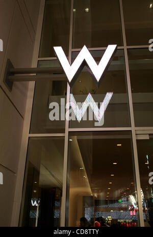 Jun 09, 2010 - Los Angeles, California, Stati Uniti - Al di fuori del W Hotel in Los Angeles. (Credito Immagine: © Mark Samala/ZUMApress.com) Foto Stock