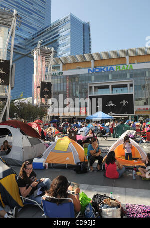 Jun 22, 2010 - Los Angeles, California, Stati Uniti - Centinaia di appassionati da tutta la California e gli Stati Uniti hanno cominciato a quattro giorni camp fuori tra il centro di fiocco e il Nokia Plaza in attesa per l'apertura premiere di Twilight Eclispe. (Credito Immagine: © Mark Samala/ZUMA Press) Foto Stock