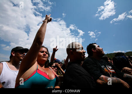 Luglio 11, 2010 - San Bernardino, in California, Stati Uniti - Oltre 20.000 tifosi e 12 bande distribuite su tre fasi hanno trascorso la giornata al terzo Rockstar Energy Drink Mayhem Festival di San Bernardino, CA 10 Giugno 2010. (Credito Immagine: © Giordania Stead/ZUMApress.com) Foto Stock