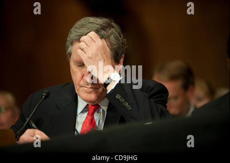 Jul 14, 2010 - Washington, Distretto di Columbia, Stati Uniti, - Richard Holbrooke, rappresentante speciale in Afghanistan e Pakistan, testimonia durante un Senato Comitato delle Relazioni Estere audizione sull' Afghanistan Governance e strategia civile. (Credito Immagine: © Pete Marovich/ZUMApress.com) Foto Stock