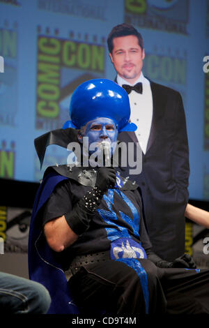 Will Ferrell rispondendo alle domande durante il Megamind Dreamworks Animation pannello alla XLI 2010 Comic-Con Convenzione, dove il famoso pellegrinaggio annuale avviene a San Diego per i devoti di fumetti,-book film correlati e in generale tutto il culto di supereroi. Ventole in costume gregge Foto Stock