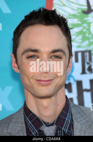 Agosto 08, 2010 - CITTÀ UNIVERSALE, California, Stati Uniti - 8 Agosto 2010 - CITTÀ UNIVERSALE, California, Stati Uniti d'America - Attore JIM PARSONS arrivando a Teen Choice Awards 2010 tenutasi presso l'Anfiteatro Gibson. (Credito Immagine: © Lisa O'Connor/ZUMApress.com) Foto Stock