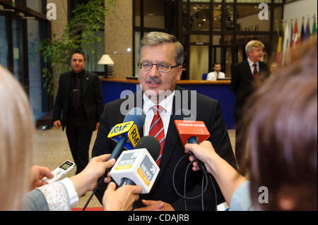 Sett. 02, 2010 - Bruxelles, BXL, Belgio - Bronislaw Komorowski il nuovo Presidente della Repubblica di Polonia parla alla stampa durante un incontro presso il Consiglio europeo ha sede a Bruxelles in Belgio su 2010-09-02 da Wiktor Dabkowski (credito Immagine: © Wiktor Dabkowski/ZUMApress.com) Foto Stock