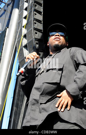 Sett. 25, 2010 - Fontana, CA, Stati Uniti d'America - Sett25, 2010-Fontana, in California, Stati Uniti d'America-musicista Big Boi, (ANTWAN ANDRE PATTON) esecuzione all'epicentro 2010 concerto tenutosi presso l'Auto Club Speedway su un giorno quando le temperature salito al di sopra di 104 gradi..Credit immagine cr Scott Mitchell/ZUMA premere. (Credito Foto Stock