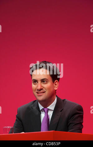 Sep 27, 2010 - Manchester, Inghilterra, Regno Unito - il neo eletto leader laburista ED MILIBAND sorrisi durante un intervento durante il lavoro della conferenza autunnale di Manchester. (Credito immagine: Foto Stock