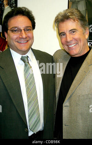 EXCLUSIVE***.JOHN WALSH E SUA MOGLIE REVE A LIVELLO INTERNAZIONALE DELLA RADIO E DELLA TELEVISIONE PER ''una conversazione con JOHN WALSH " NBC IN NEW YORK New York.1/16/2004. / 2004.K34968JBU(Immagine di credito: Â© Judie Burstein/Globe foto/ZUMAPRESS.com) Foto Stock