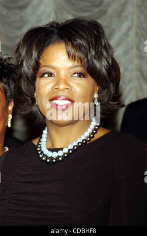 K29701AR ACHIEVERS NERO NELL'INDUSTRIA LA CENA.Sheraton Hotel, New York New York, 03/20/2003. / 2003.Oprah Winfrey.(Immagine di credito: Â© Andrea Renault/Globe foto/ZUMAPRESS.com) Foto Stock