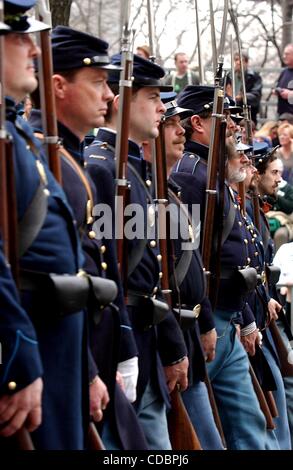 K29625AR SD0317.IL GIORNO DI SAN PATRIZIO PARADE .Fifth Ave, New York New York. / 2003.dimostranti nel IL GIORNO DI SAN PATRIZIO PARADE(Immagine di credito: Â© Andrea Renault/Globe foto/ZUMAPRESS.com) Foto Stock