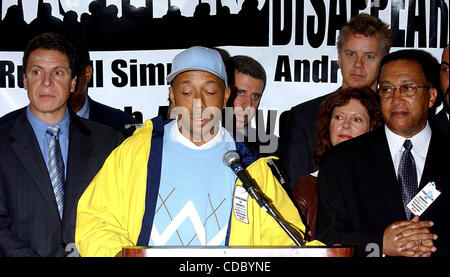 ANDREW CUOMO, RUSSELL SIMMONS, Susan Sarandon e TIM ROBBINS.K30508AR.''HIP HOP SUMMIT ACTION NETWORK''.LE MADRI PER IL NEW YORK scomparso annunciare oggi, .'' il conto alla rovescia per equità" Giugno 4, 2003 termine per l abrogazione della Rockefeller le leggi sulla droga. .Tenutosi PRESSO IL GRAND HYATT HOTEL DI NEW YORK New York. Foto Stock