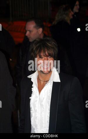 Il 1 gennaio, 2011 - New York New York, Stati Uniti - K292231.Clive Davis PRE-GRAMMY PARTY arrivi presso il Regent WALL STREET A NEW YORK New York 02/22/2003.Credit: / 2003.Richie Sambora(Immagine di credito: Â© Rick Mackler/Globe foto/ZUMAPRESS.com) Foto Stock