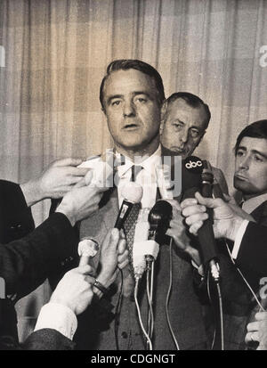 Jan 18, 2011 - Hyannisport, Massachusetts, STATI UNITI - ROBERT SARGENT SHRIVER, JR. (9 novembre 1915 Ð 18 gennaio 2011) era un uomo politico americano e attivista. Noto come R. Sargent Shriver o Sarge, egli è meglio conosciuto come parte della famiglia Kennedy, come la forza di azionamento dietro la creazione della pace Cor Foto Stock