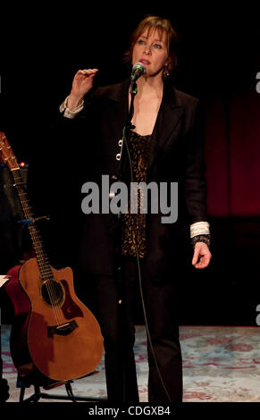 22 gennaio 2011 - Los Angeles, California, Stati Uniti d'America - SUZANNE VEGA esegue a Largo a Coronet. Foto Stock