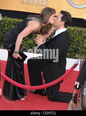 Gen 30, 2011 - Los Angeles, California, Stati Uniti d'America - 30 Gen 2011 - Los Angeles, California, Stati Uniti d'America - proponendo sul tappeto a xvii annuale di SAG Awards tenutosi presso lo Shrine Auditorium di Los Angeles. (Credito Immagine: © Paul Fenton/ZUMAPRESS.com) Foto Stock