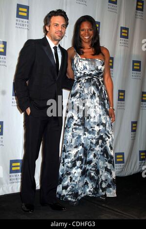 Febbraio 5, 2011 - New York New York, Stati Uniti - MARK RUFFALO e Audra McDonald.2011 maggiore di New York la campagna sui Diritti Umani Gala.The Waldorf Astoria Hotel.New York, NY 02-05-2011. 2011.K67517ML(Immagine di credito: Â© Mitchell Levy/Globe foto/ZUMAPRESS.com) Foto Stock