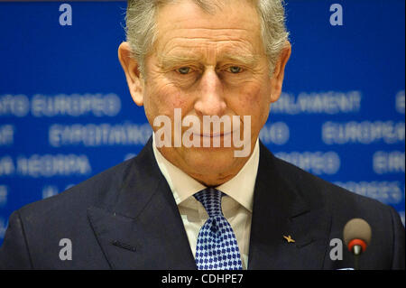 Febbraio 9, 2011 - Bruxelles, BXL, Belgio - S.A.R. il Principe Carlo di Galles assiste il basso tenore di carbonio la prosperità il vertice del Parlamento europeo a Bruxelles in Belgio su 2011-02-09 da Wiktor Dabkowski (credito Immagine: © Wiktor Dabkowski/ZUMAPRESS.com) Foto Stock