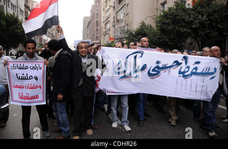 Artisti prendere parte al governo anti-dimostrazione in piazza Tahrir nel centro cittadino del Cairo, Egitto nel febbraio 10,2010. Piazza Tahrir ha assistito ad un esplosione di espressione politica e della libertà di parola poiché le proteste contro il governo ha iniziato a.. Foto di Ahmed Asad Foto Stock