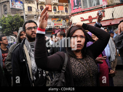 Artisti prendere parte al governo anti-dimostrazione in piazza Tahrir nel centro cittadino del Cairo, Egitto nel febbraio 10,2010. Piazza Tahrir ha assistito ad un esplosione di espressione politica e della libertà di parola poiché le proteste contro il governo ha iniziato a.. Foto di Ahmed Asad Foto Stock