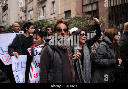 Artisti prendere parte al governo anti-dimostrazione in piazza Tahrir nel centro cittadino del Cairo, Egitto nel febbraio 10,2010. Piazza Tahrir ha assistito ad un esplosione di espressione politica e della libertà di parola poiché le proteste contro il governo ha iniziato a.. Foto di Ahmed Asad Foto Stock