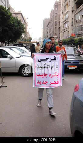 Artisti prendere parte al governo anti-dimostrazione in piazza Tahrir nel centro cittadino del Cairo, Egitto nel febbraio 10,2010. Piazza Tahrir ha assistito ad un esplosione di espressione politica e della libertà di parola poiché le proteste contro il governo ha iniziato a.. Foto di Ahmed Asad Foto Stock